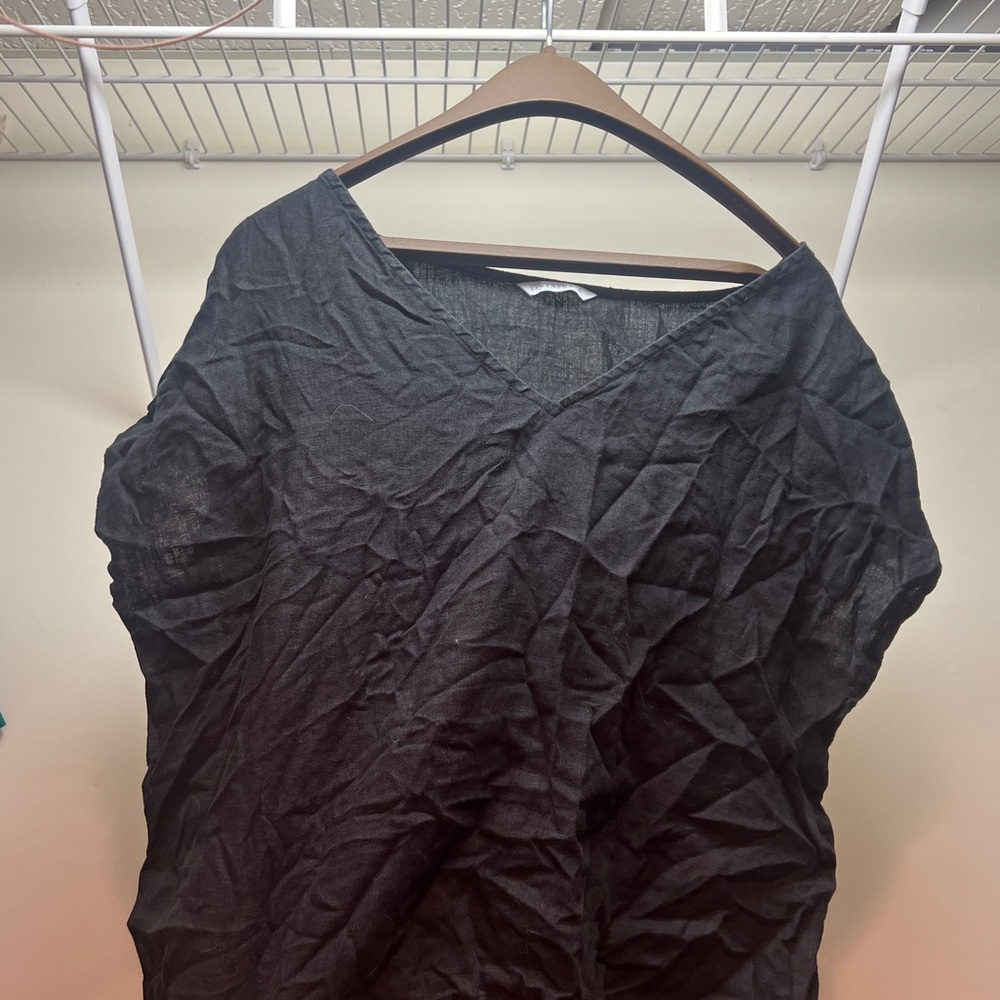 Linenfox Ethically Made Black Cropped V-Neck - XL